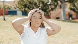 Qué hábitos empeoran las migrañas y el dolor de cabeza